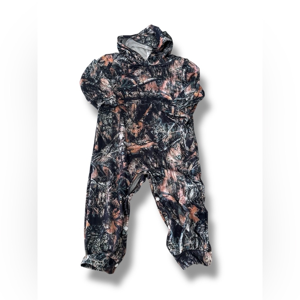 NWOT Boys Camouflage One Piece Outfit w/Hood Infant 12 Months to 18 Months
